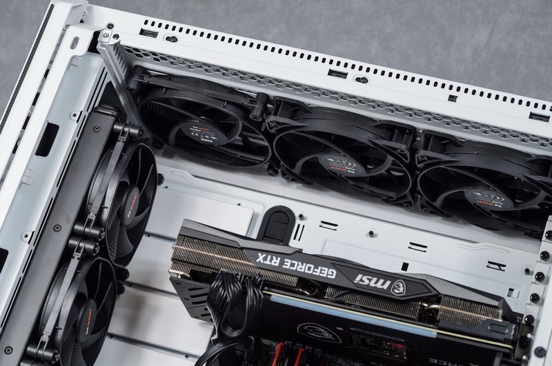 LOFT 主机开启 德商必酷 SILENT BASE 802 装机体验