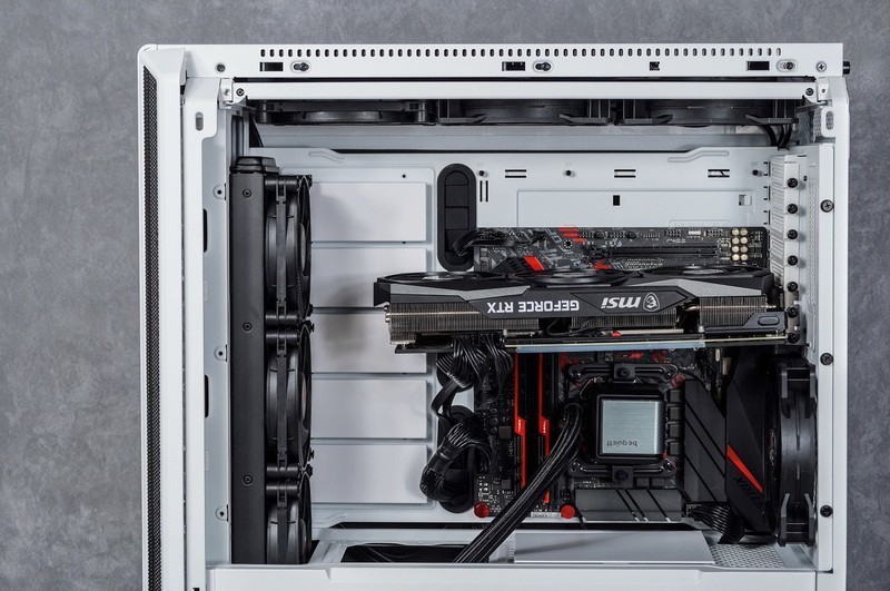 LOFT 主机开启 德商必酷 SILENT BASE 802 装机体验