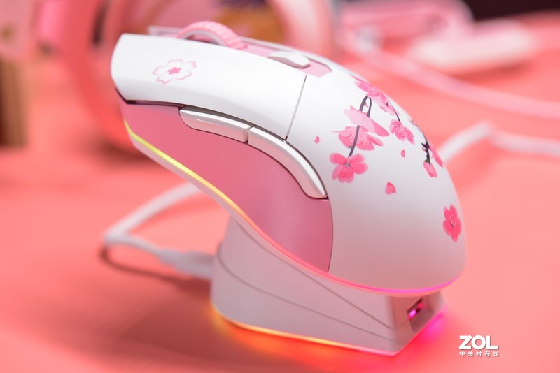 这应该是今年zui好看的桌面摆件了—达尔优EM901轻量化双模无线鼠标