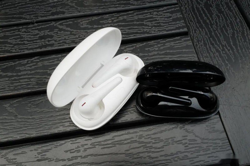 七夕情人节女生喜欢的礼物是什么？蓝牙耳机推荐！