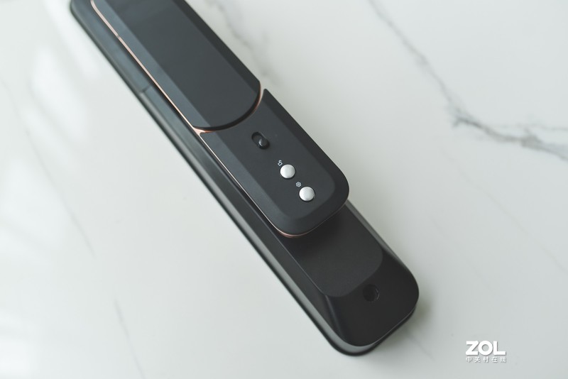 从伪智能到人脸识别，新旗舰德施曼R8，只为服务好更安全的家