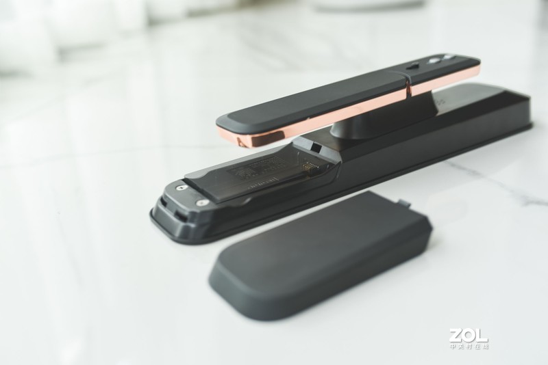 从伪智能到人脸识别，新旗舰德施曼R8，只为服务好更安全的家