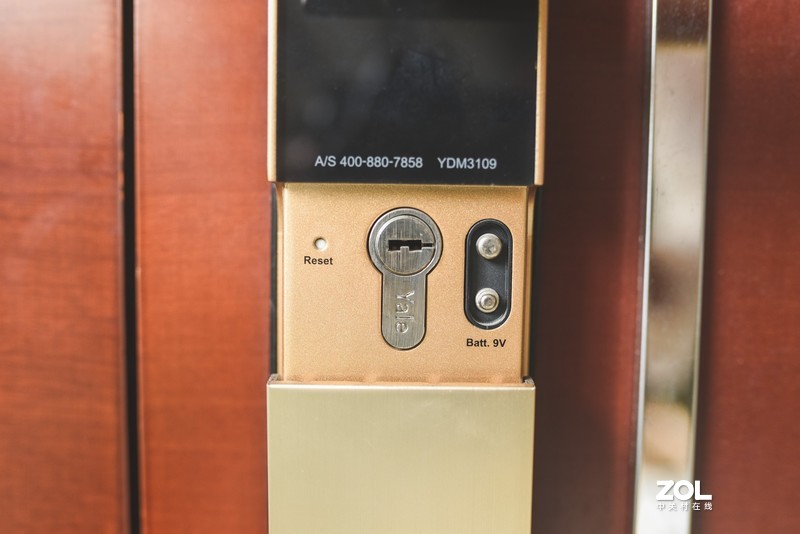 从伪智能到人脸识别，新旗舰德施曼R8，只为服务好更安全的家