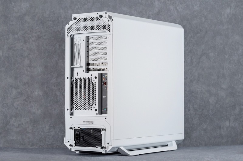 LOFT 主机开启 德商必酷 SILENT BASE 802 装机体验