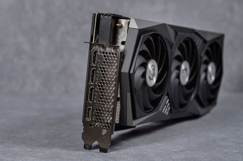 LOFT 主机开启 德商必酷 SILENT BASE 802 装机体验