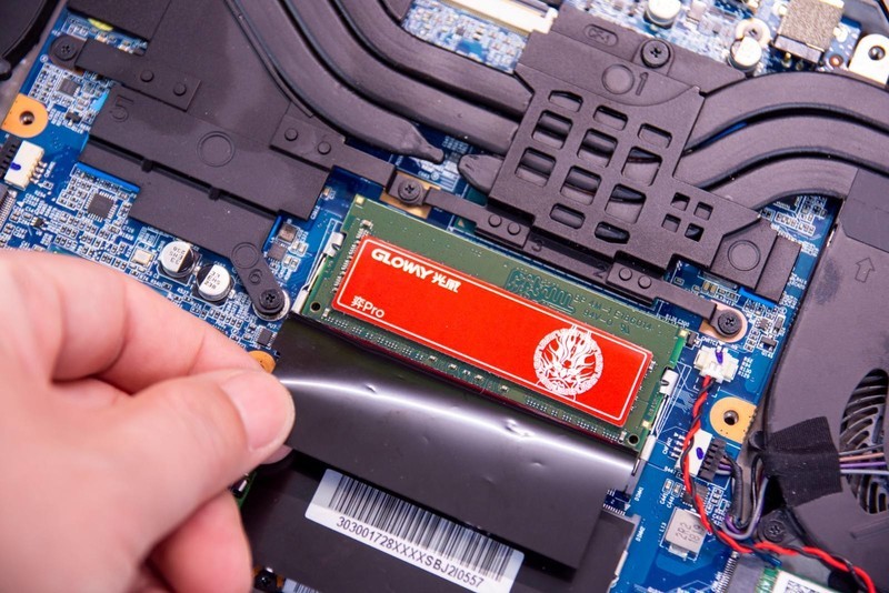 花最少的钱给笔记本升级，16GB双通道内存，写入性能提升超100%