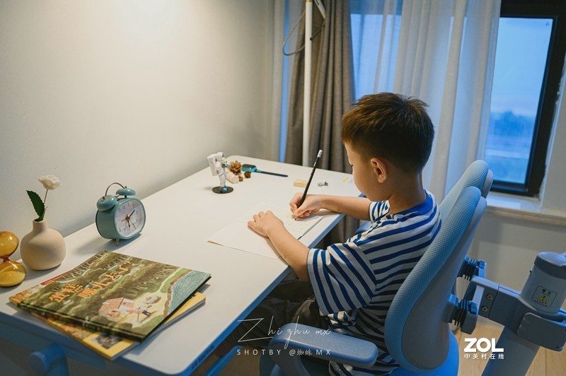 有孩子必买系列：你知道学习桌怎么选吗？乐歌电动儿童学习桌分享