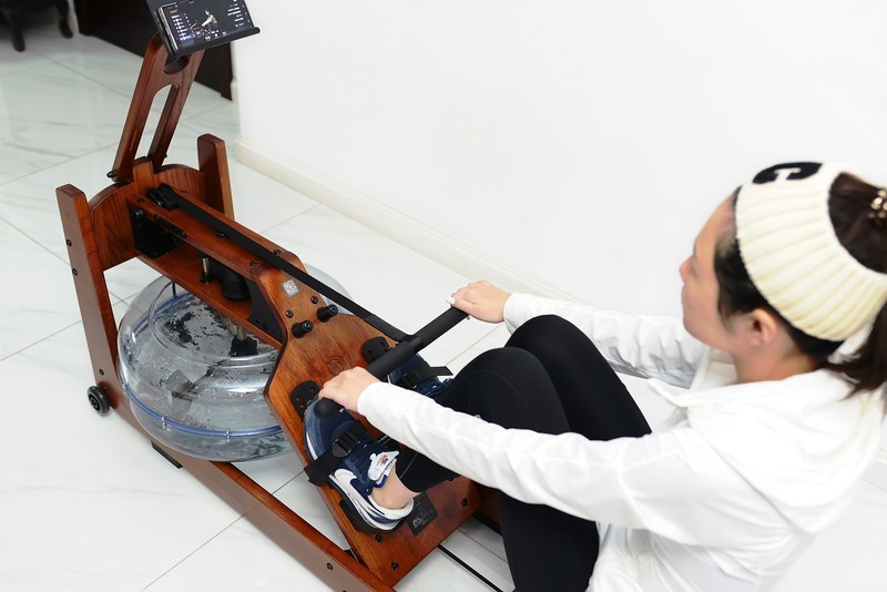 入圈华为HiLink 智联的野小兽划船机，香不香？美女来给真相了