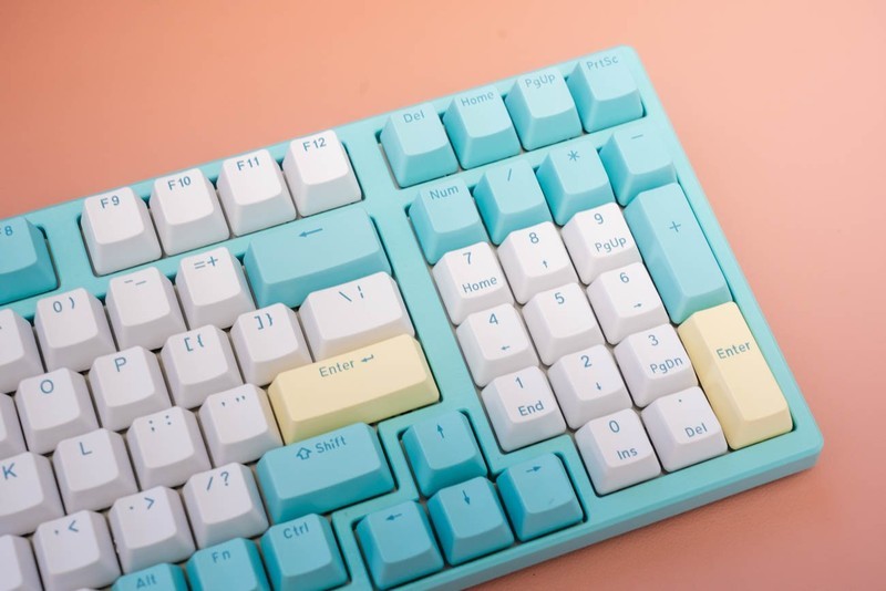 HELLO GANSS HS 98T三模机械键盘评测：高颜值，这就是我想要的键盘