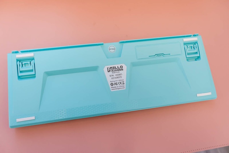 HELLO GANSS HS 98T三模机械键盘评测：高颜值，这就是我想要的键盘