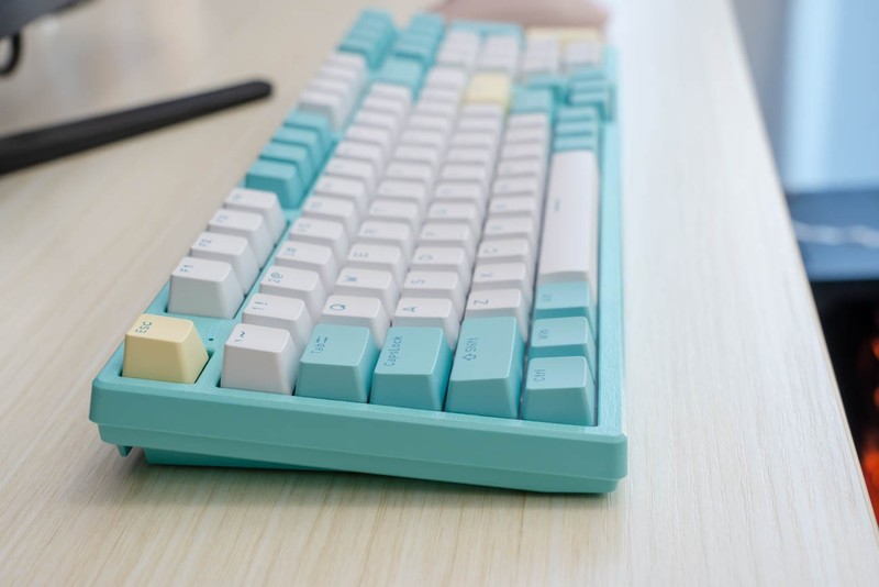 HELLO GANSS HS 98T三模机械键盘评测：高颜值，这就是我想要的键盘
