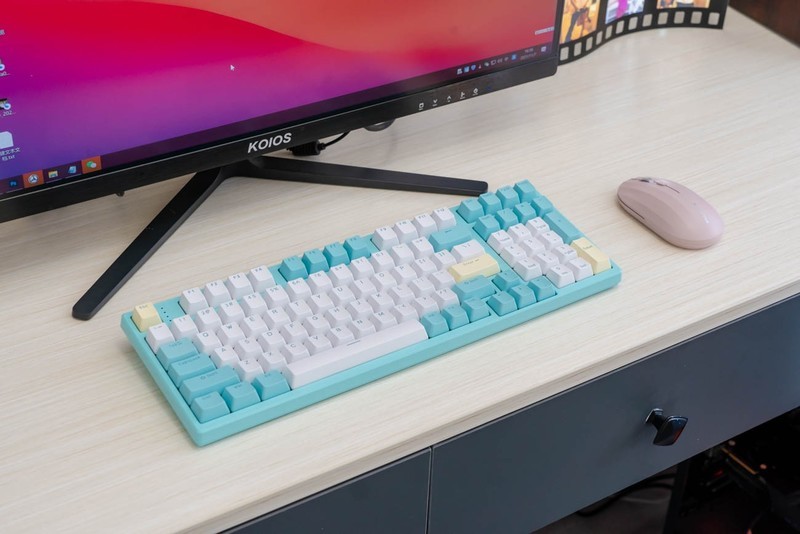 HELLO GANSS HS 98T三模机械键盘评测：高颜值，这就是我想要的键盘