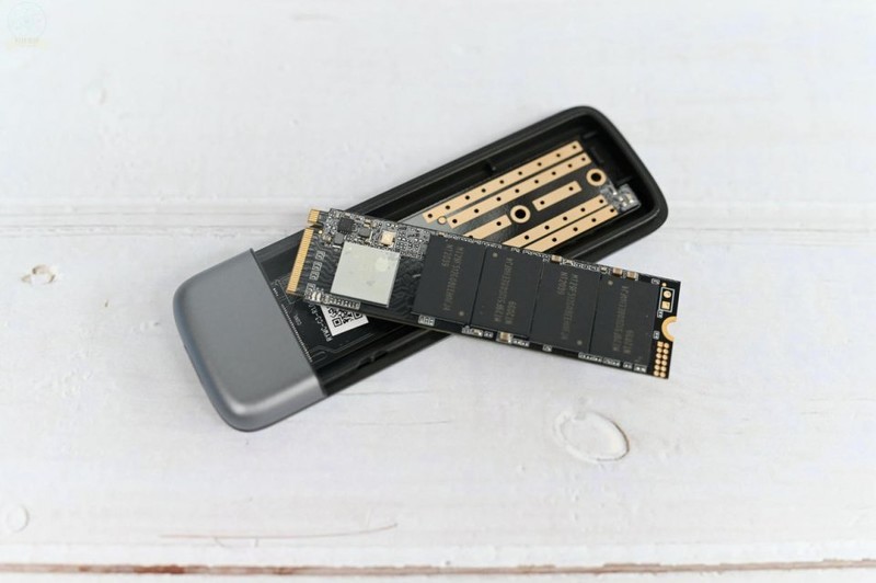 让闲置NVMe硬盘重生，备份扩容一盒搞定，ORICO双协议固态硬盘盒