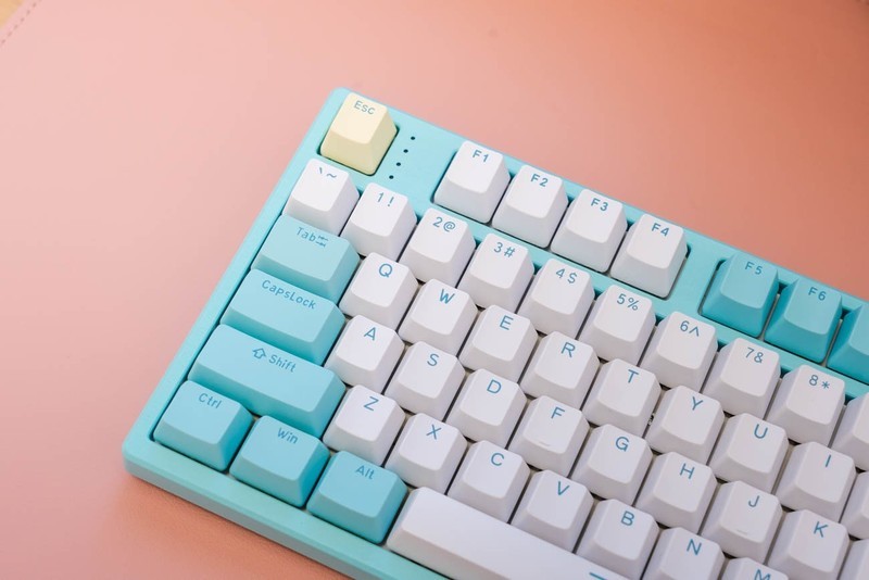 HELLO GANSS HS 98T三模机械键盘评测：高颜值，这就是我想要的键盘