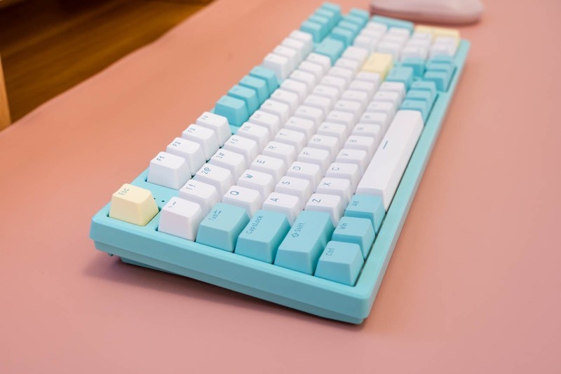 HELLO GANSS HS 98T三模机械键盘评测：高颜值，这就是我想要的键盘