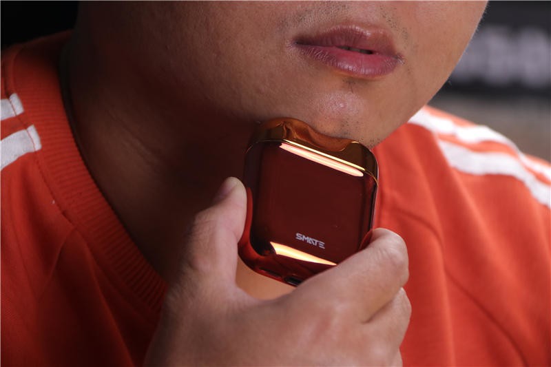 高颜值剃须刀推荐！跑车烤漆，IPX7级防水，须眉R2潮玩家体验