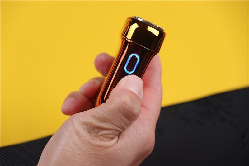 高颜值剃须刀推荐！跑车烤漆，IPX7级防水，须眉R2潮玩家体验