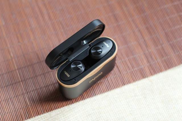 “大块头大智慧”，说说刚到手的雷柏Ti100真无线蓝牙耳机