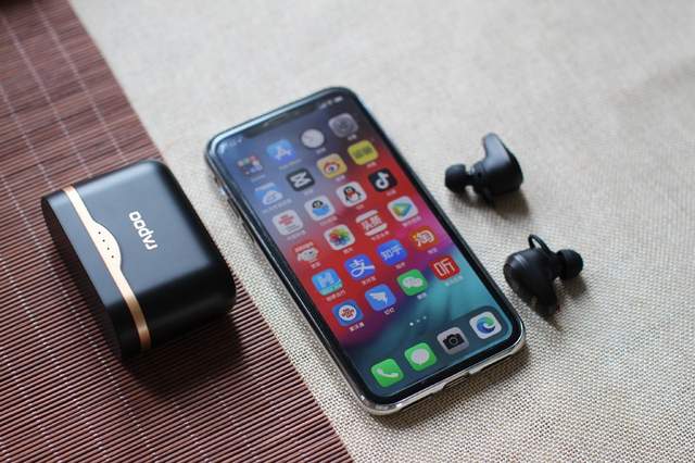 “大块头大智慧”，说说刚到手的雷柏Ti100真无线蓝牙耳机