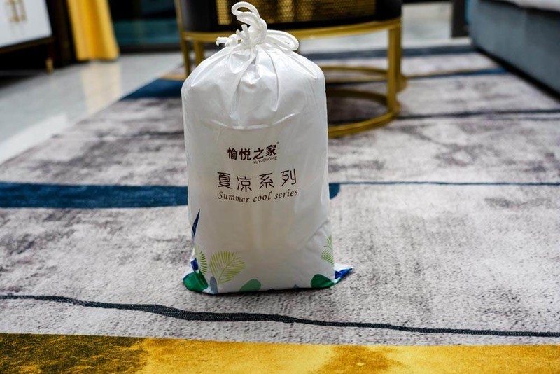 炎炎夏日怎么过？愉悦之家COOL空调毯在哪都是避暑胜地