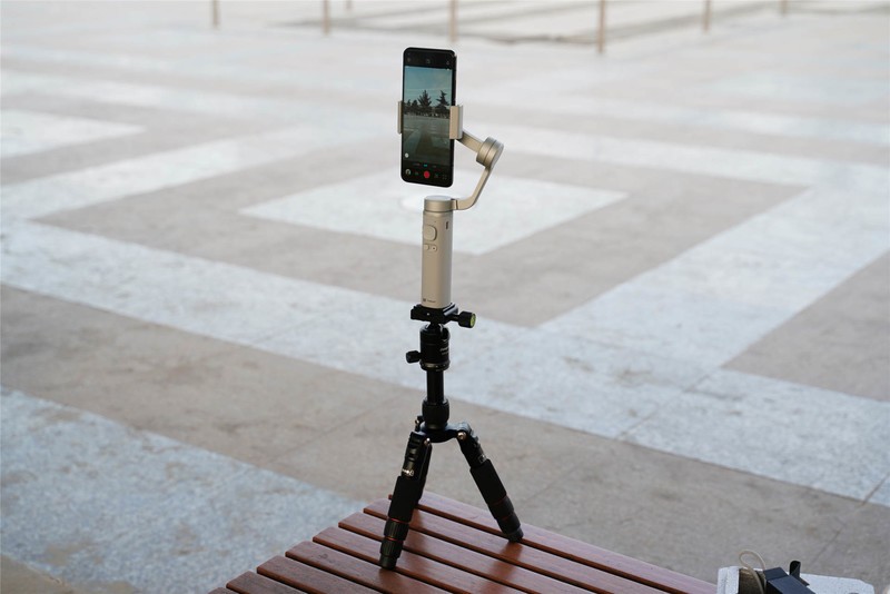 Capture π评测: 抖音APP也能追踪的折叠手机云台