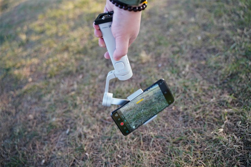 Capture π评测: 抖音APP也能追踪的折叠手机云台