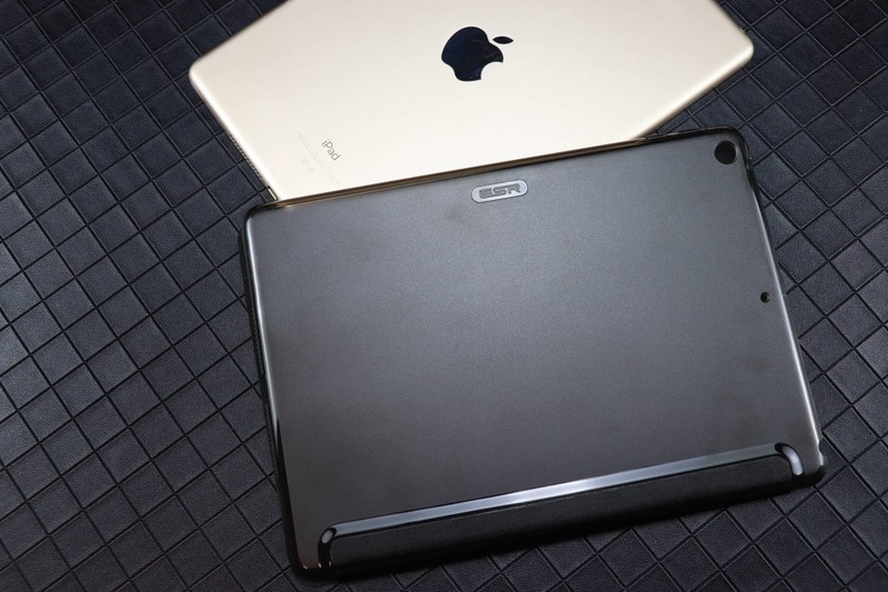 亿色ipad平板膜，保护套：手感好，使用方便