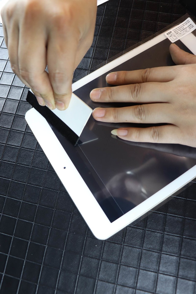 亿色ipad平板膜，保护套：手感好，使用方便