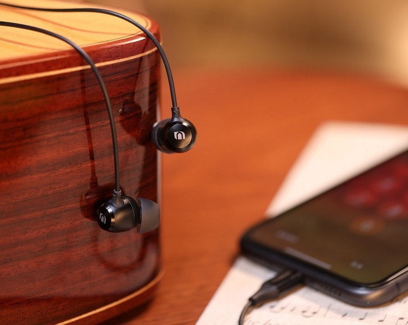 所有蓝牙耳机通病，打游戏必有声音延迟？低延迟真的无法普及吗？