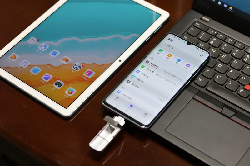 USSD高速固态U盘评测，解决职场痛点问题，1GB数据传输只需2秒