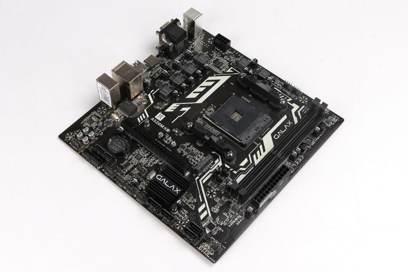 影驰全家桶 | 明明可以单挑，偏偏要组团出战！