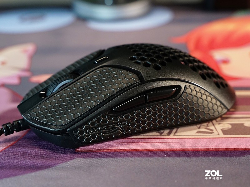 不折腾不快乐，再玩各种桌面好物，显示器、键鼠、耳机、充电器等等全都有