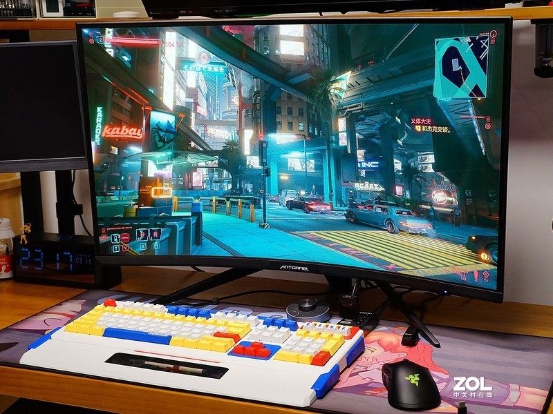 不折腾不快乐，再玩各种桌面好物，显示器、键鼠、耳机、充电器等等全都有