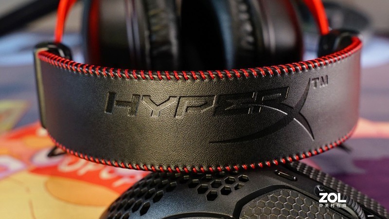 不折腾不快乐，再玩各种桌面好物，显示器、键鼠、耳机、充电器等等全都有