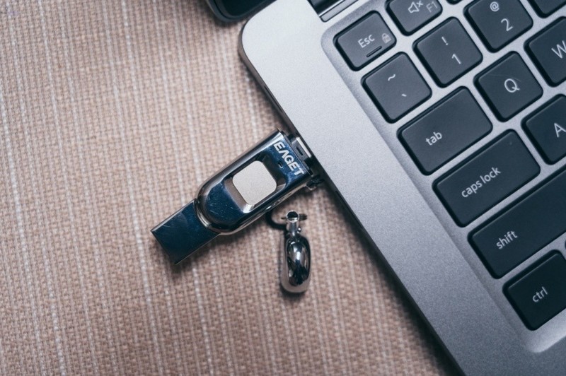 隐私存储好手段，安全空间一触即达，忆捷FU68指纹加密U盘体验