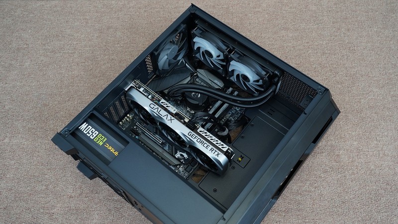 赛博朋克2077来袭，RTX3060Ti打造的万元神机效果究竟如何？