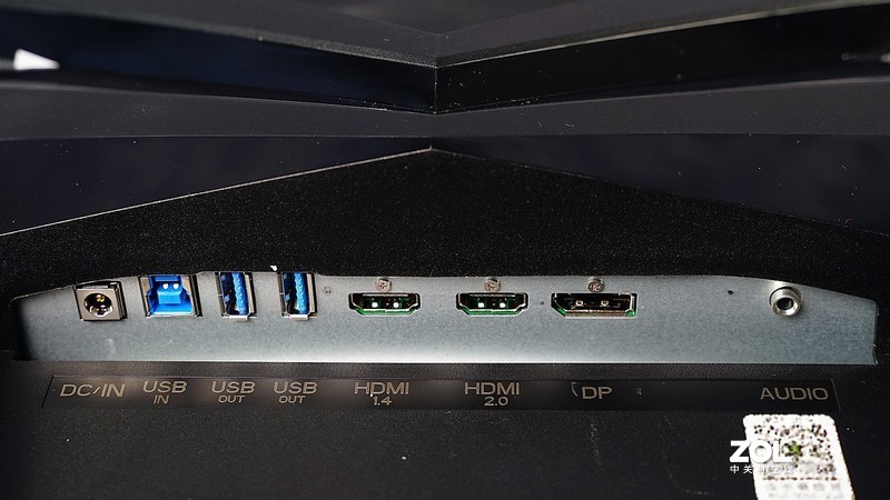 不折腾不快乐，再玩各种桌面好物，显示器、键鼠、耳机、充电器等等全都有