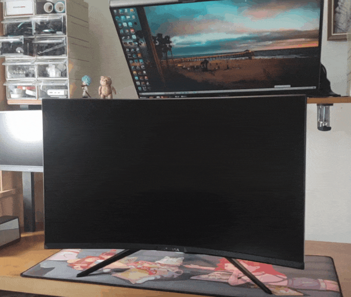 不折腾不快乐，再玩各种桌面好物，显示器、键鼠、耳机、充电器等等全都有