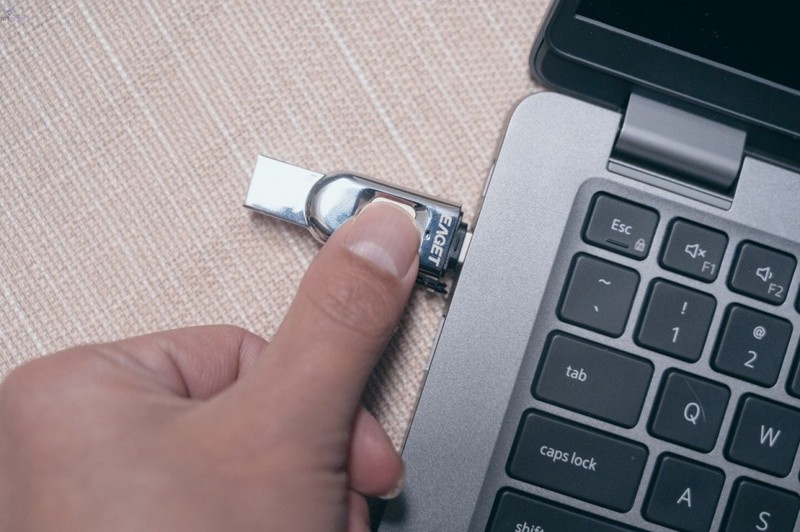 隐私存储好手段，安全空间一触即达，忆捷FU68指纹加密U盘体验