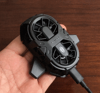 体积不大，但散热性极强的红魔双核散热背夹，用过后都直呼好家伙