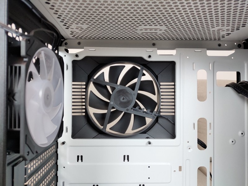 散热与众不同、颜值出色：GAMEMAX游戏帝国 布洛芬C3 COC架构 白粉色机箱 上手体验