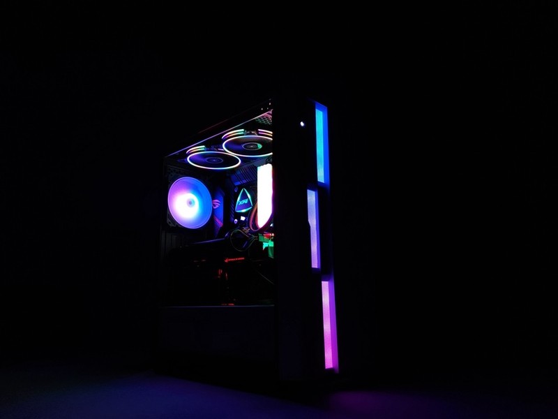 散热与众不同、颜值出色：GAMEMAX游戏帝国 布洛芬C3 COC架构 白粉色机箱 上手体验