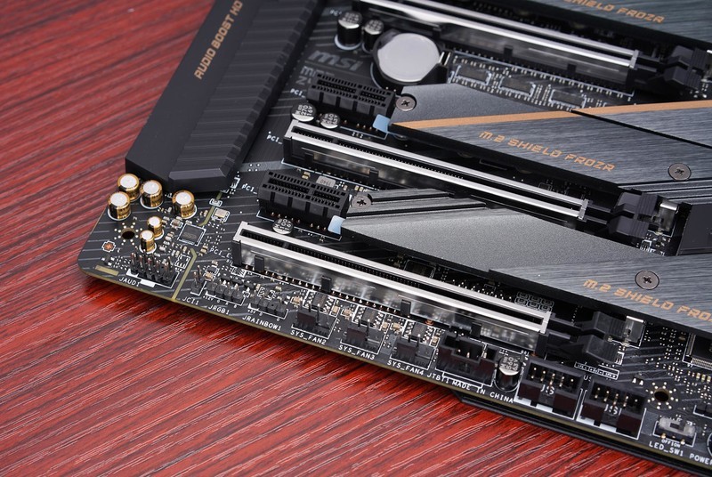 最强核显与RTX2080Ti差距到底有多大？