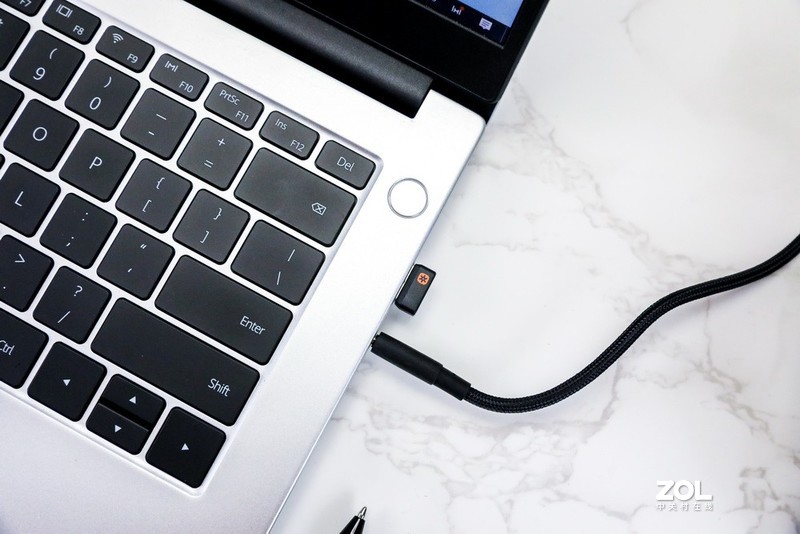 罗技 VOICE无线鼠标评测：AI语音识别，鼠标输入比键盘还好用