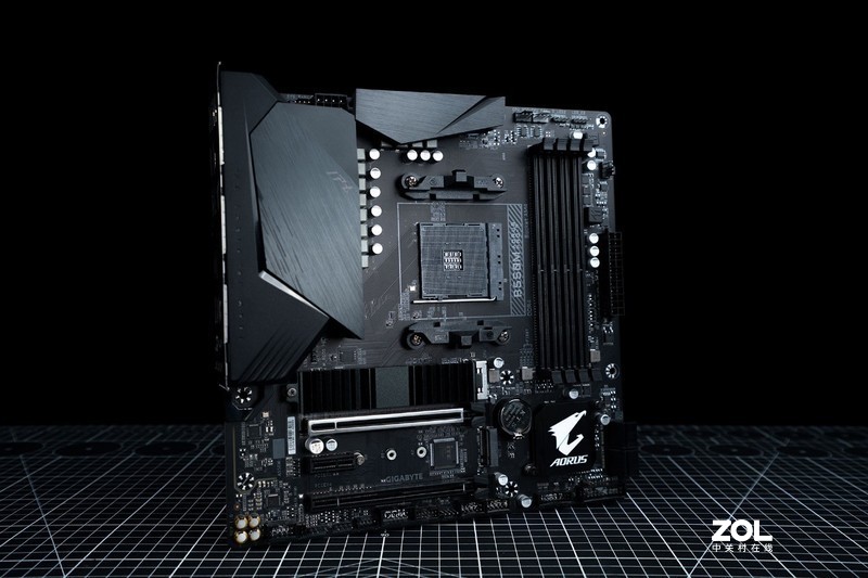 考虑i9不如买颗R9，5900X+B550M小雕PRO-P超频测试