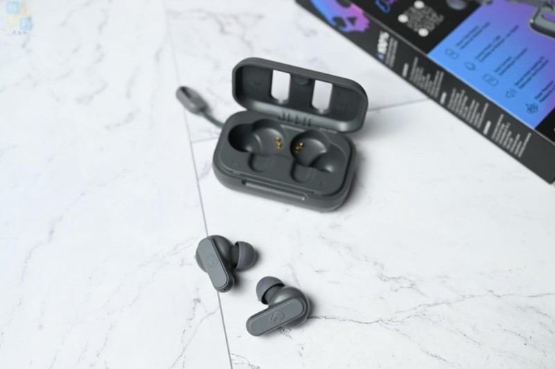 简约时尚真无线耳机，伴你轻装上阵，Skullcandy Dime迷你豆上手