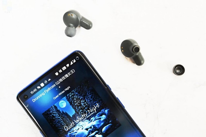 简约时尚真无线耳机，伴你轻装上阵，Skullcandy Dime迷你豆上手