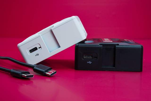 小巧便携，用法灵活。视频图文都需要的布朗尼LED摄影灯