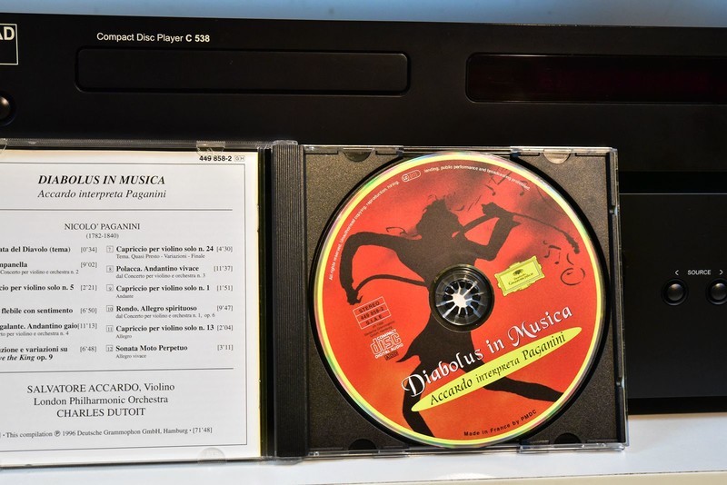 设计细节足以验明正身，丹拿新意境Emit20无源书架箱体验