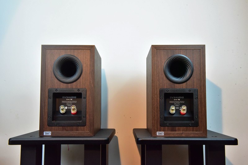 设计细节足以验明正身，丹拿新意境Emit20无源书架箱体验